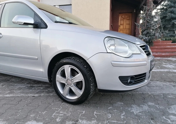 Volkswagen Polo cena 12600 przebieg: 248000, rok produkcji 2007 z Gniezno małe 232